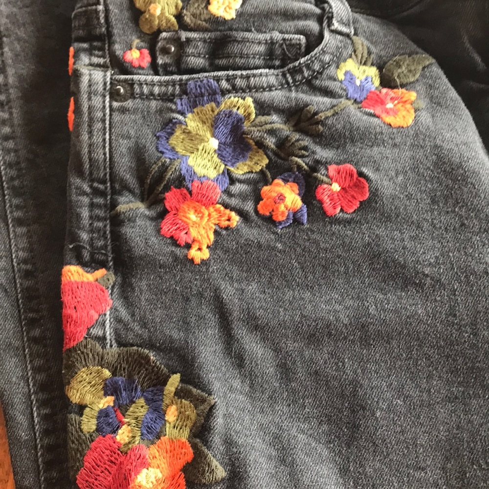Jeans - Picture 2 of 3